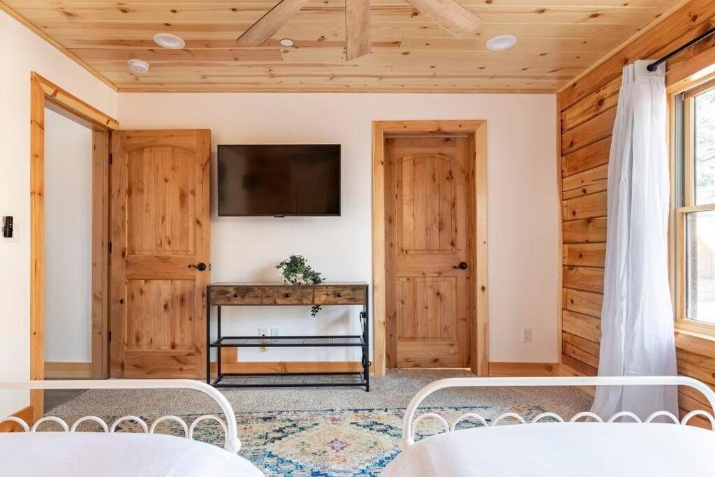 Modern Family Cabin Mins To Lake, Slopes & Hikes Big Bear City Dış mekan fotoğraf